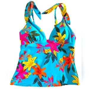 NWT-SO 🌸Floral Print Women's swim Top
